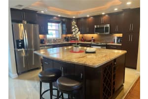 211 S Hollybrook Dr APT 207, Pembroke Pines, FL 33025, Sold 04/29/24