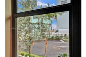 322 Taylor St #1a, Hollywood, FL 33019, Sold 06/07/24