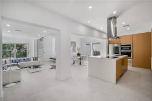 890 W 43rd Ct, Miami Beach, FL 33140, Sold 03/24/25