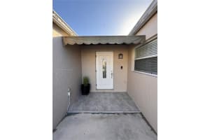 19129 NW 80th Ct, Hialeah, FL 33015, Sold 05/16/24