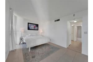 3401 N Country Club Dr APT 608, Aventura, FL 33180, Sold 04/30/24