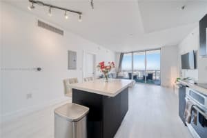 90 SW 3rd St APT 3607, Miami, FL 33130, Sold 06/10/24