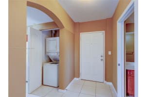406 NW 22nd Ave APT 403, Miami, FL 33125, Sold 09/04/24