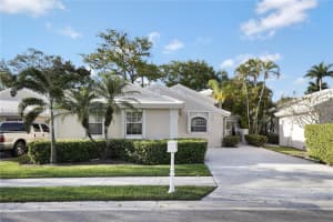 1070 Wilshire Cir E, Pembroke Pines, FL 33027, Sold 07/11/24