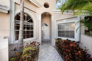 1070 Wilshire Cir E, Pembroke Pines, FL 33027, Sold 07/11/24