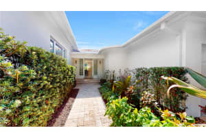 650 S Shore Dr, Miami Beach, FL 33141, Sold 05/02/24