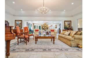 7 Winnebago Rd, Sea Ranch Lakes, FL 33308, Sold 04/16/24