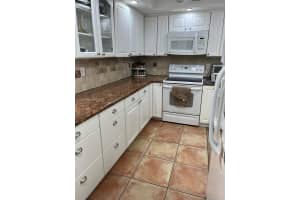 4101 Pine Tree Dr APT 1806, Miami Beach, FL 33140, Sold 09/19/24