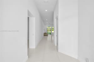 2163 Bay Ct, Weston, FL 33326, Sold 04/11/24