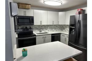 7100 NW 17th St APT 420, Plantation, FL 33313, Sold 01/06/25