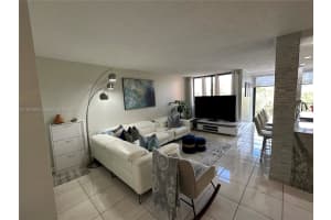9410 W Flagler St APT 410, Miami, FL 33174, Sold 04/12/24