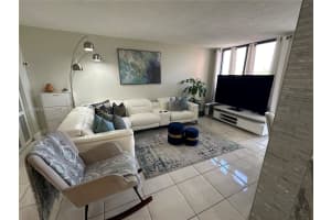 9410 W Flagler St APT 410, Miami, FL 33174, Sold 04/12/24
