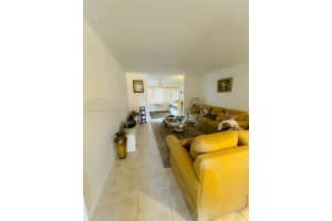 9800 Sunrise Lakes Blvd APT 109, Sunrise, FL 33322, Sold 12/16/24