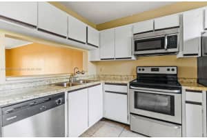 5200 NW 31st Ave APT 95, Fort Lauderdale, FL 33309, Sold 05/20/24
