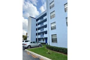 9440 Fontainebleau Blvd APT 113, Miami, FL 33172, Sold 06/10/24