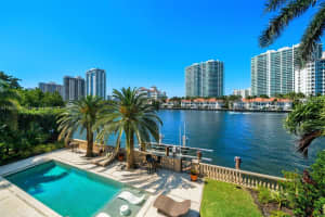 220 S Island Rd, Golden Beach, FL 33160, Sold 04/04/24