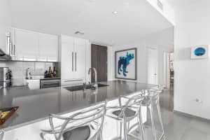 68 SE 6th St Apt 1704, Miami, FL 33131, Sold 04/01/24