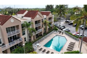 2711 Ocean Club Blvd APT 307, Hollywood, FL 33019, Sold 04/15/24
