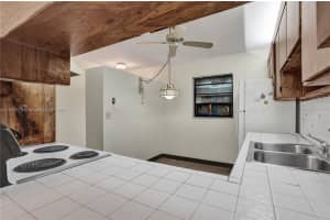 2 Briarwood Cir APT 102, Hollywood, FL 33024, Sold 05/23/24