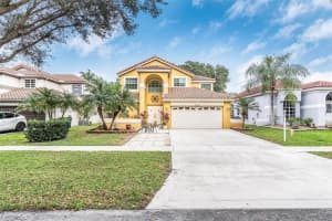 10431 Lima St, Hollywood, FL 33026, Sold 04/08/24