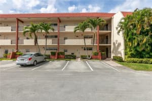 9511 N Hollybrook Lake Dr APT 106, Pembroke Pines, FL 33025, Sold 07/02/24