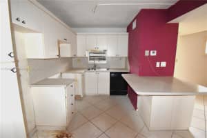9200 N Hollybrook Lake Dr APT 208, Pembroke Pines, FL 33025, Sold 06/03/24