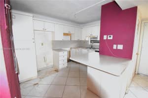 9200 N Hollybrook Lake Dr APT 208, Pembroke Pines, FL 33025, Sold 06/03/24