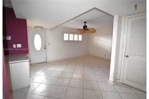 9200 N Hollybrook Lake Dr APT 208, Pembroke Pines, FL 33025, Sold 06/03/24