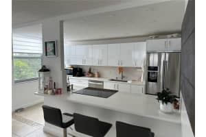 1300 NE Miami Gardens Dr #520e, Miami, FL 33179, Sold 05/07/24