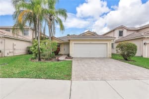 757 SW 120th Ave, Pembroke Pines, FL 33025, Sold 05/02/24