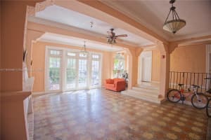 642 Michigan Ave APT 8, Miami Beach, FL 33139, Sold 07/11/24