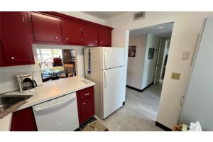 5841 NW 61st Ave APT 308, Tamarac, FL 33319, Sold 11/04/24