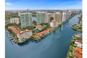 19955 Ne 38th Ct 901, Aventura