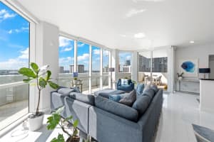 Vizcayne, 244 Biscayne Blvd APT 4008, Miami, FL 33132, Sold 06/07/24