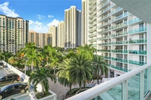 100 Bayview Dr APT 429, Sunny Isles Beach, FL 33160, Sold 06/13/24