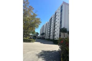 16909 N Bay Rd APT 116, Sunny Isles Beach, FL 33160, Sold 08/12/24