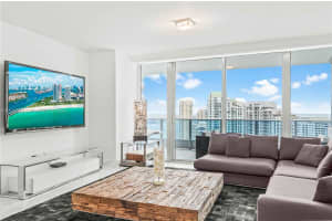 200 Biscayne Blvd Way APT 3805, Miami, FL 33131, Sold 07/01/24