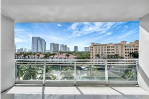 2950 NE 188th St APT 435, Aventura, FL 33180, Sold 05/10/24