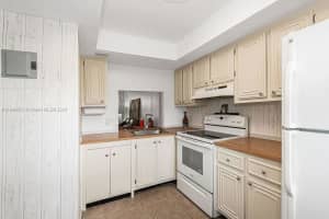 117 Royal Pk Dr #2g, Oakland Park, FL 33309, Sold 07/12/24