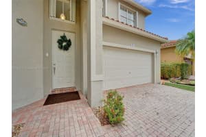 16752 NW 12th Ct, Pembroke Pines, FL 33028, Sold 04/08/24