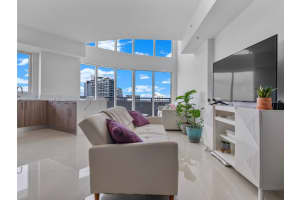 60 SW 13th St Apt 5018, Miami, FL 33130, Sold 06/25/24