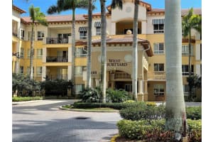 16101 Emerald Estates Dr APT 149, Weston, FL 33331, Sold 04/15/24