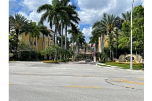16101 Emerald Estates Dr APT 149, Weston, FL 33331, Sold 04/15/24