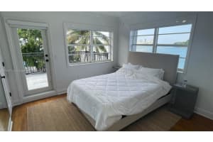 10271 E Bay Harbor Dr APT 4, Bay Harbor Islands, FL 33154, - MLS#A11546045
