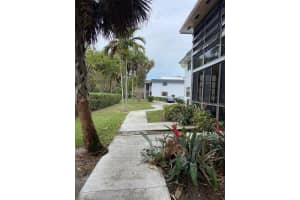 18905 NW 62nd Ave APT 102, Hialeah, FL 33015, Sold 05/06/24