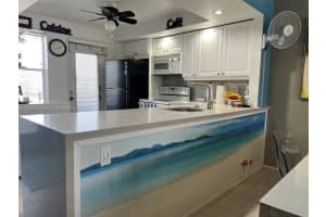 4800 Hillcrest Ln APT 402, Hollywood, FL 33021, Sold 11/25/24