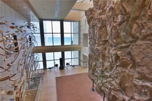 6799 Collins Ave APT 902, Miami Beach, FL 33141, Sold 04/17/24