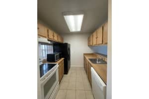 8610 N Sherman Cir APT 304, Miramar, FL 33025, Sold 04/11/24