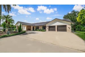 11945 Oak Leaf Dr, Davie, FL 33330, Sold 05/10/24