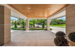 11945 Oak Leaf Dr, Davie, FL 33330, Sold 05/10/24